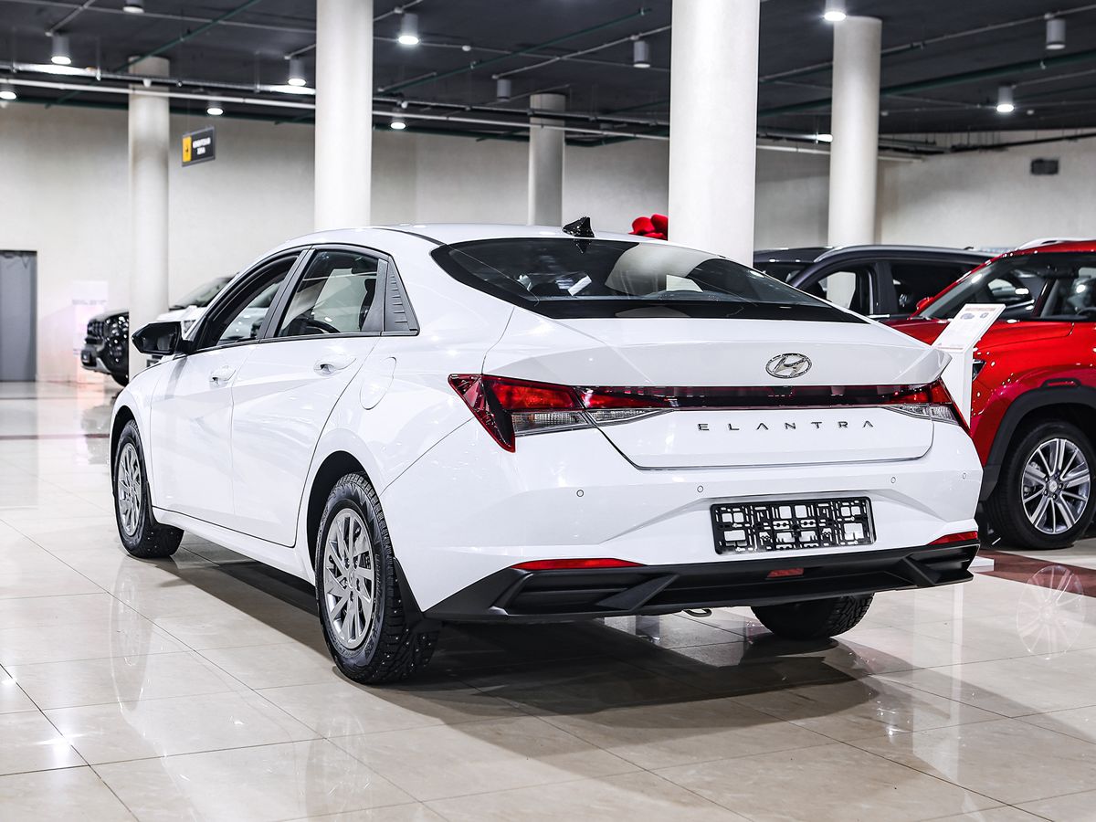 Купить Hyundai Elantra 2022 с пробегом