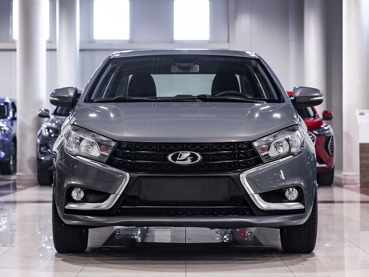 Купить Vesta с пробегом